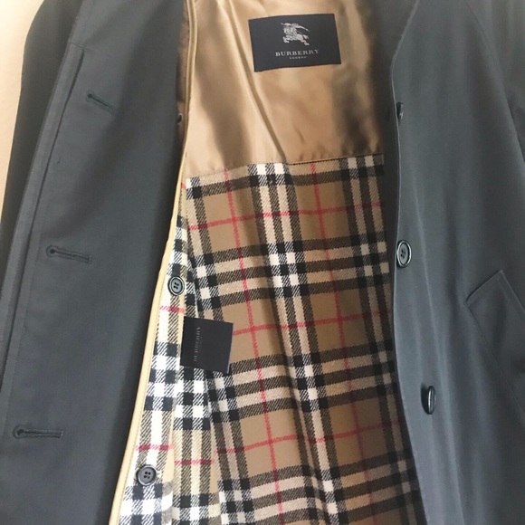Burberry Coat with Detachable Lining - Picture 5 of 8